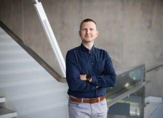 Ką iš tiesų sako jūsų šuo? KTU mokslininkas apie DI bandymus iššifruoti gyvūnų kalbą Kauno technologijos universiteto Informatikos fakulteto profesorius Rytis Maskeliūnas