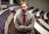 Kaip reaguoti į oro pavojaus perspėjimus: MRU psichologas pabrėžia pasirengimo svarbą Mykolo Romerio universiteto profesorius, psichologas ir Lietuvos šaulių sąjungos narys dr. Mykolas Simas Poškus